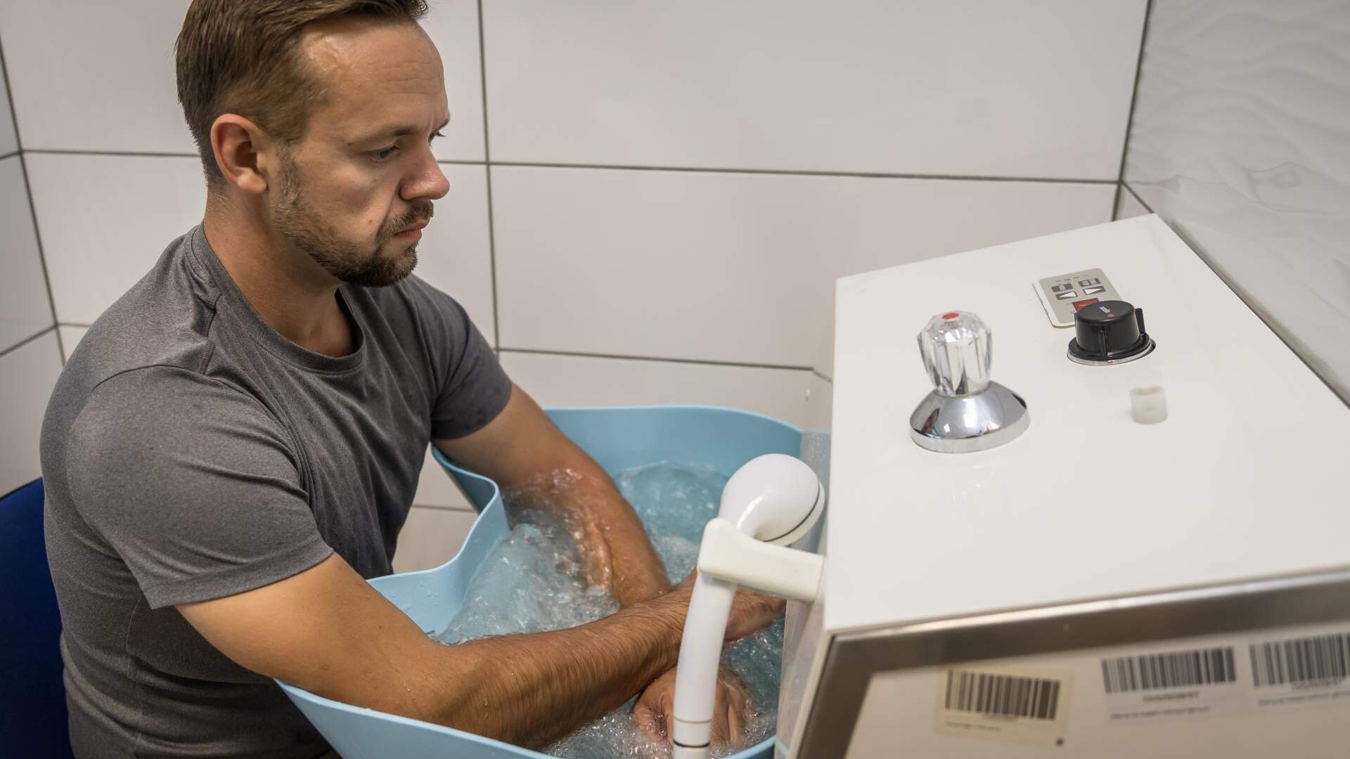 Masaż wirowy kończyn górnych